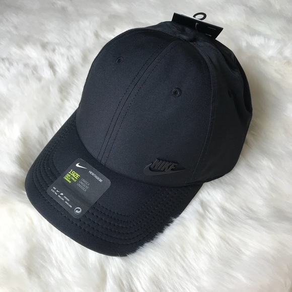 nike cap metal logo